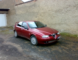 Alfa Romeo 156 s instalovanymi protislunecnimi autofoliemi Llumar AT5,15