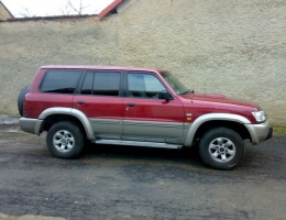 Nissan Patrol instalace protislunecni autofolie Llumar AT5,70