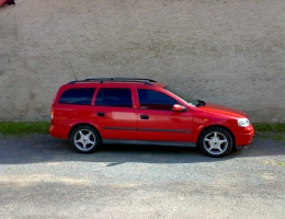 Opel Astra combi instalace protislunecni autofolie Llumar AT15,35