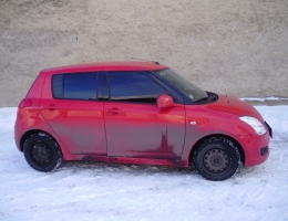 Suzuki Swift instalace protislunecni autofolie Llumar AT15