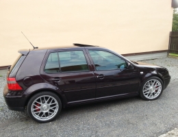 VW Golf - autofolie Llumar ATR35